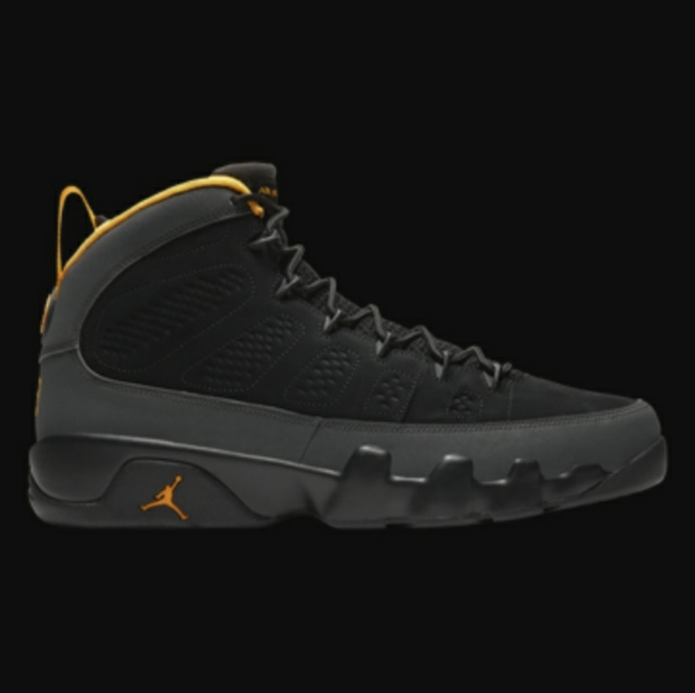 Jordan's retro 9 University gold